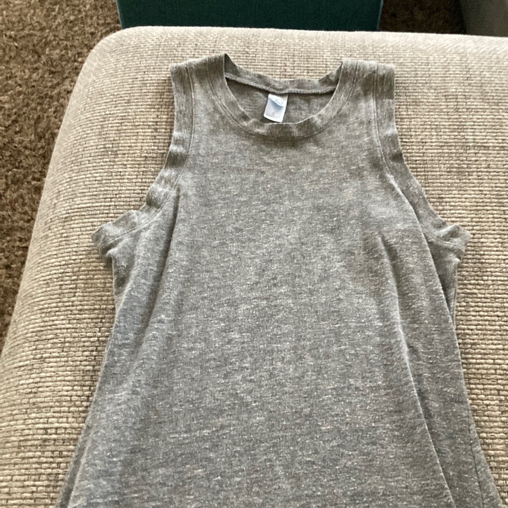 Sleeveless gray maxi dress